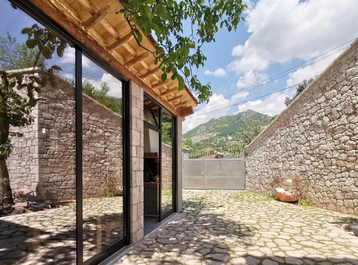 Πανσιόν Vila Rira - Rrajce, Shebenik Perrenjas