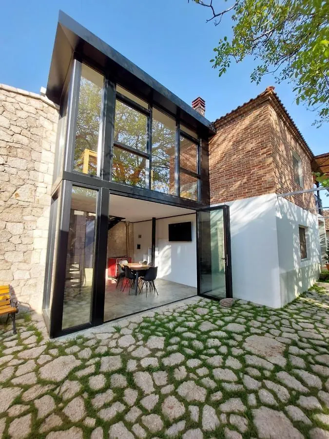 Vila Rira - Rrajce, Shebenik Perrenjas Albania
