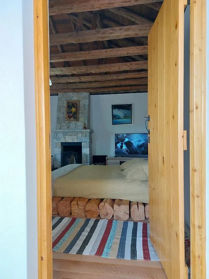 Vila Rira - Rrajce, Shebenik Perrenjas